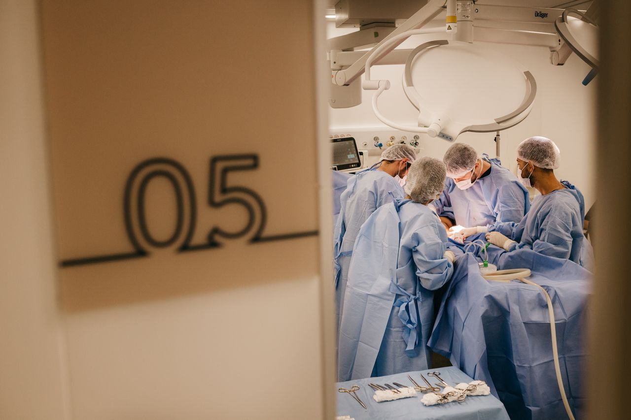 De Morgen vermengt homofobie en genderkritiek — en dat is geen vergissing